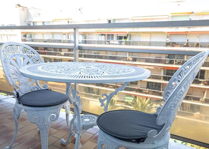 Promenade Florida Apartment
